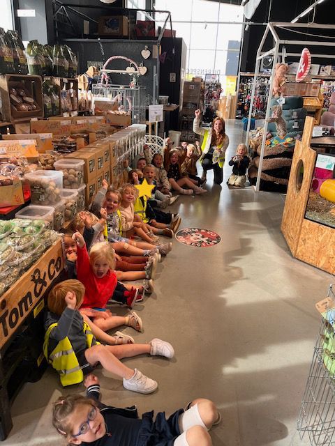 Op bezoek in de dierenwinkel